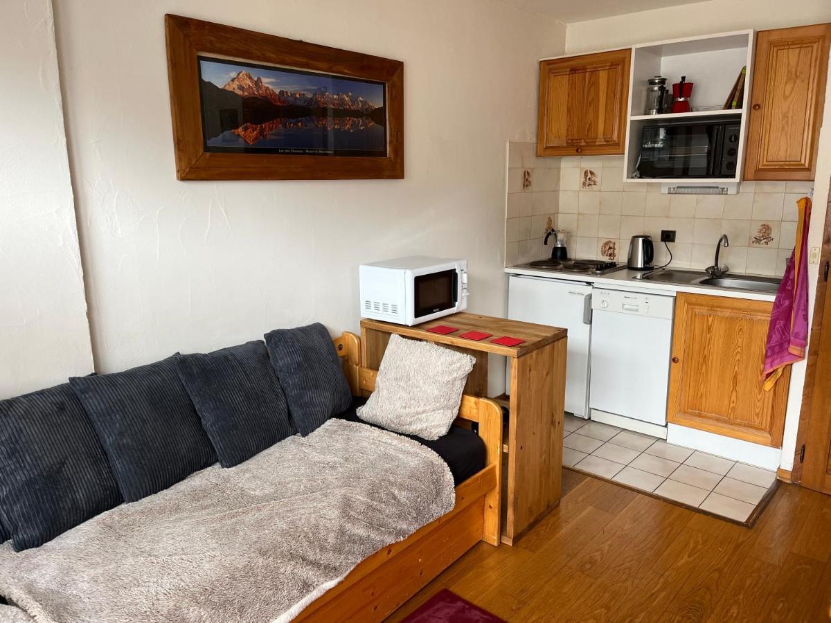 Bright Refurbished Apartment - Central Лез-Уш Экстерьер фото